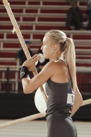 Amanda Fassold hot pole vault