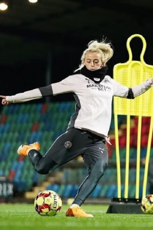 Chloe Kelly footballer