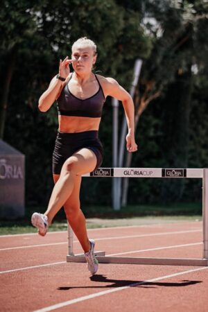 Martha Rasmussen hurdles