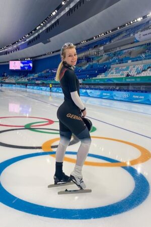 Michelle Uhrig hot speed skating