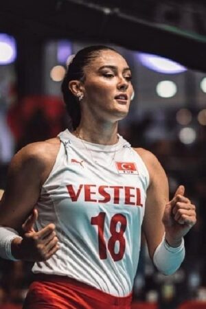 Zehra Gunes hot volleyball babe