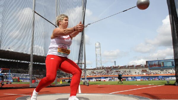 Anita Wlodarczyk hummer throw