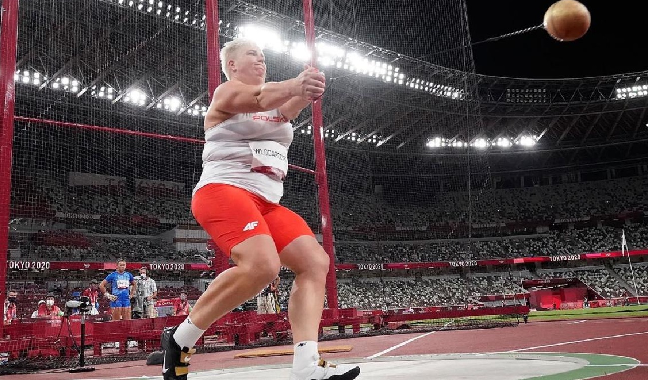 Anita Wlodarczyk hummer throw