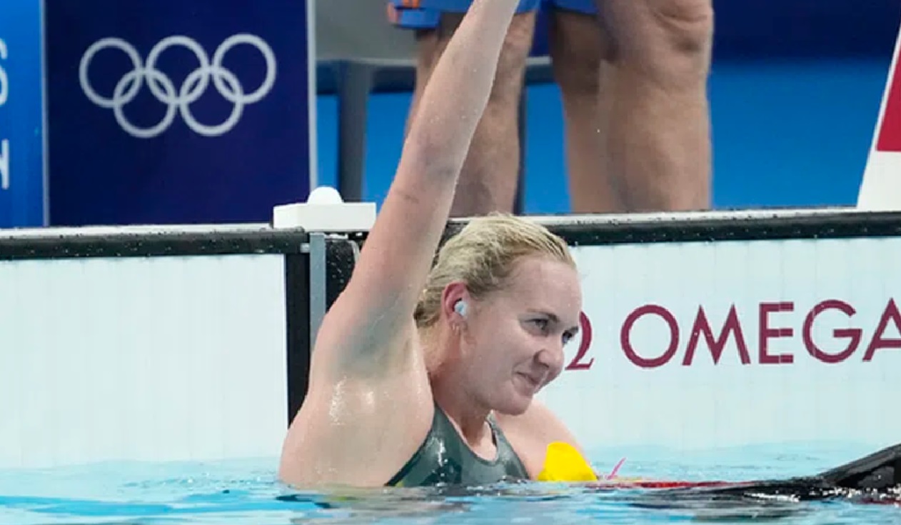 Ariarne Titmus swimming