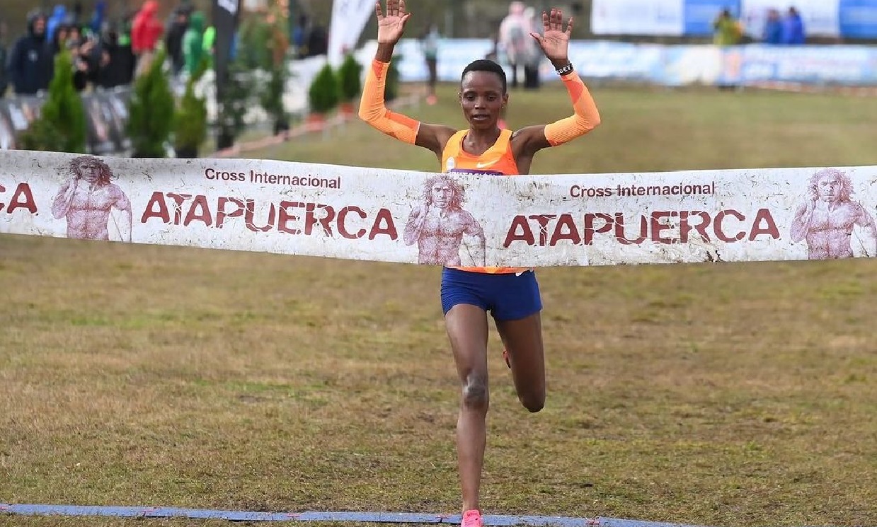 Beatrice Chebet wis Cross Internacional de Atapuerca