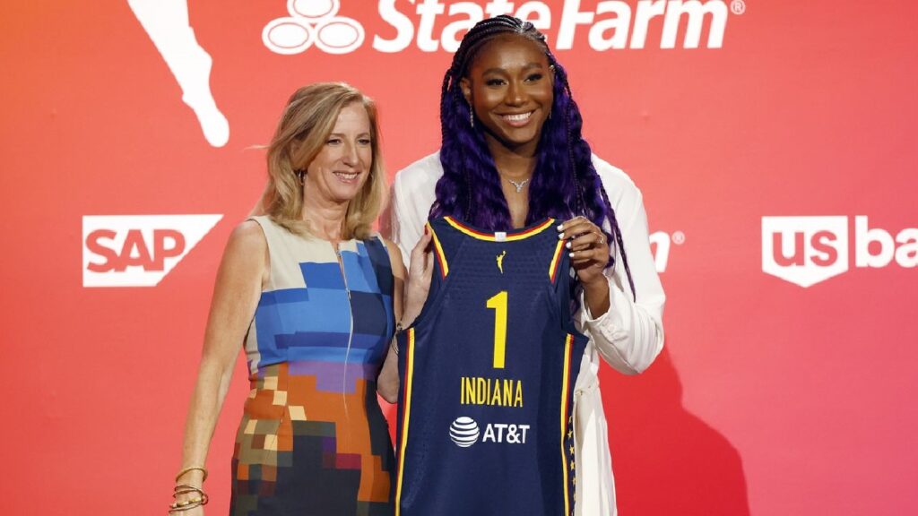 Indiana Fever signed Aliyah Boston in the first pick in the WNBA draft ...