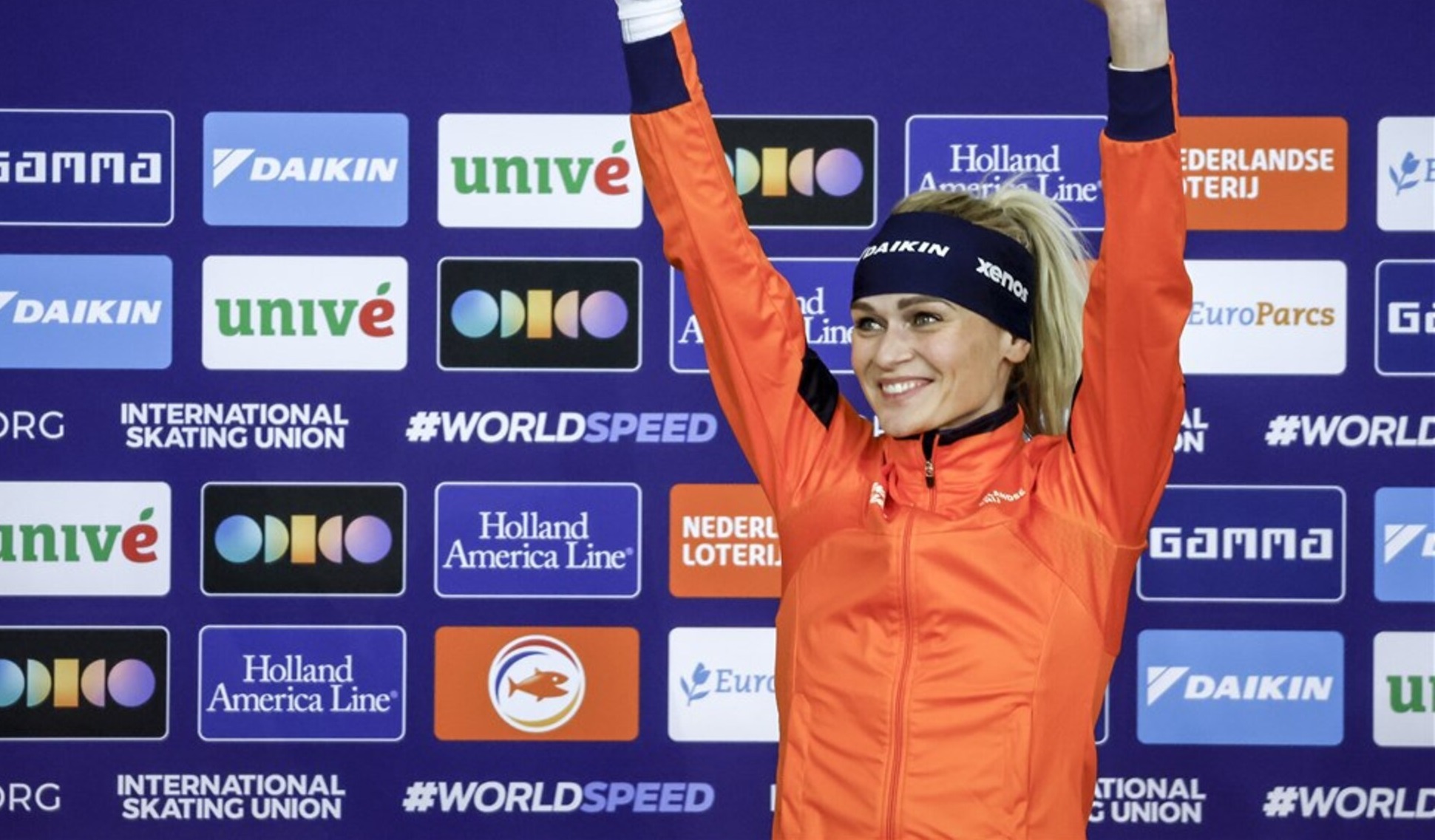 Irene Schouten wins mass start