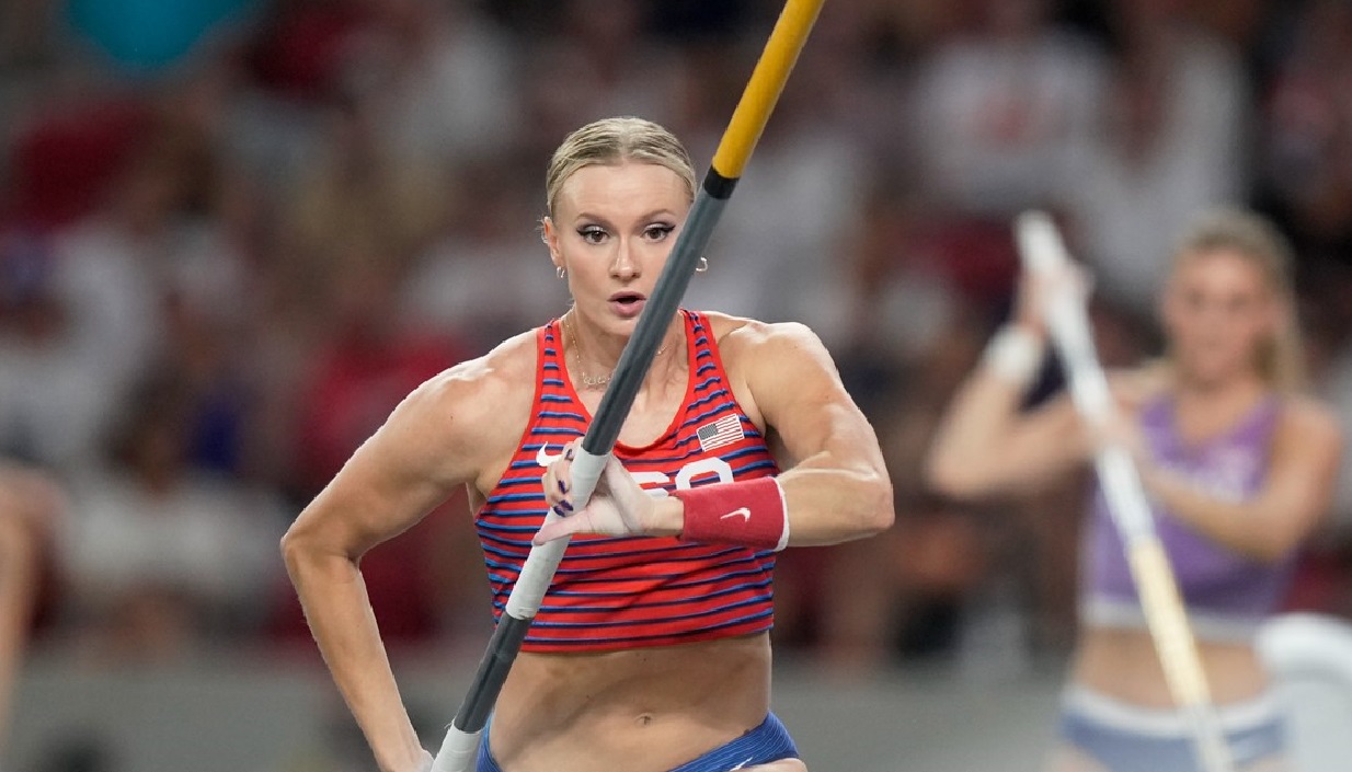 Katie Moon pole vault