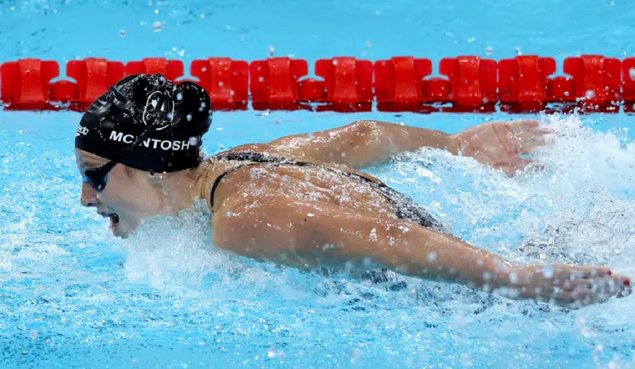 Summer McIntosh swimming