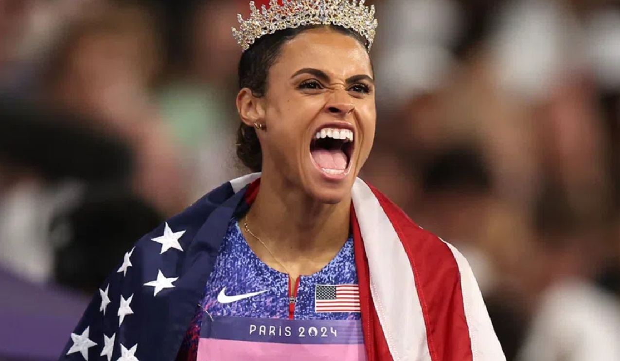 Sydney McLaughlinLevrone defended her 400m hurdles title at the Paris