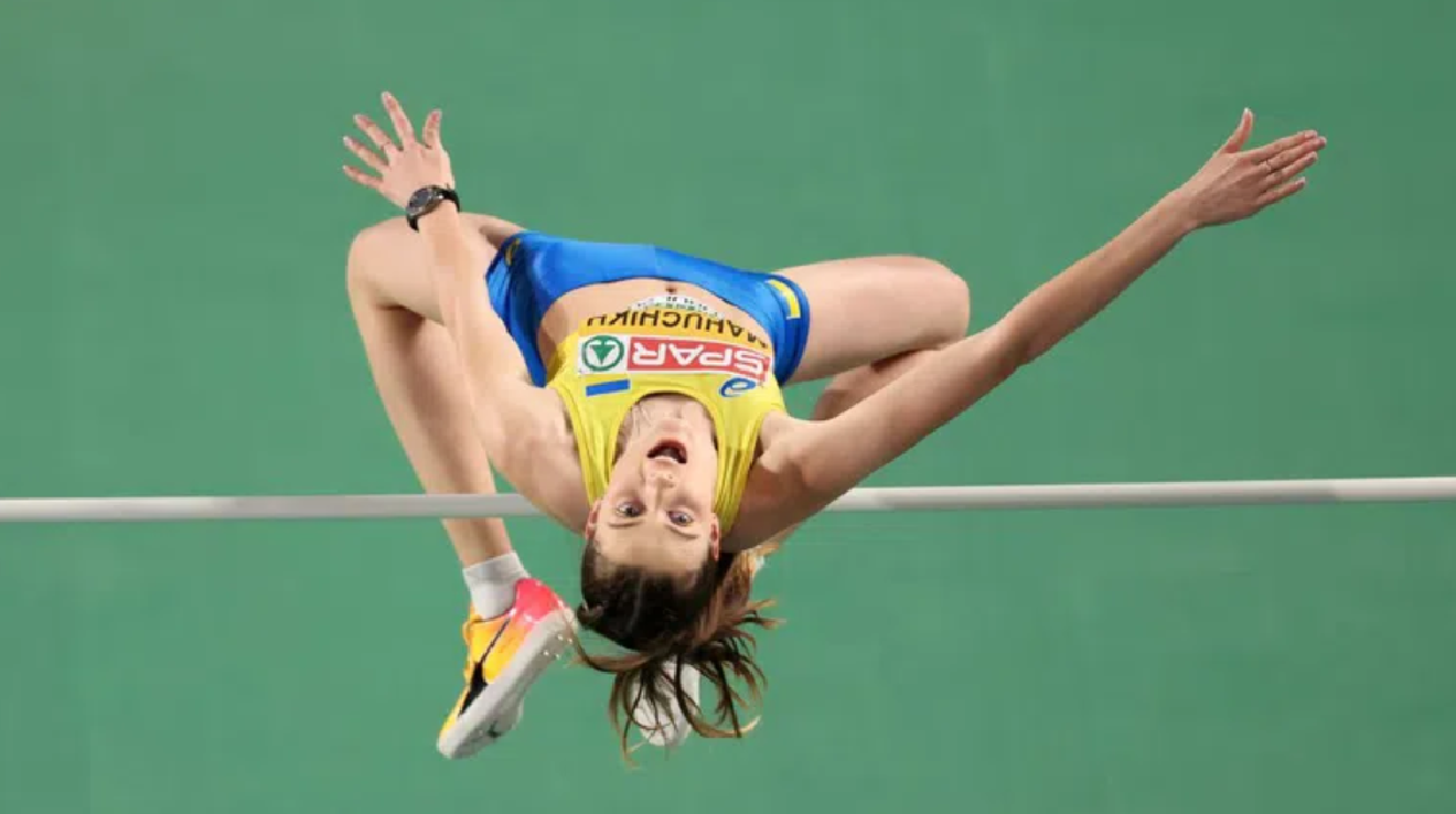 Yaroslava Mahuchikh jump